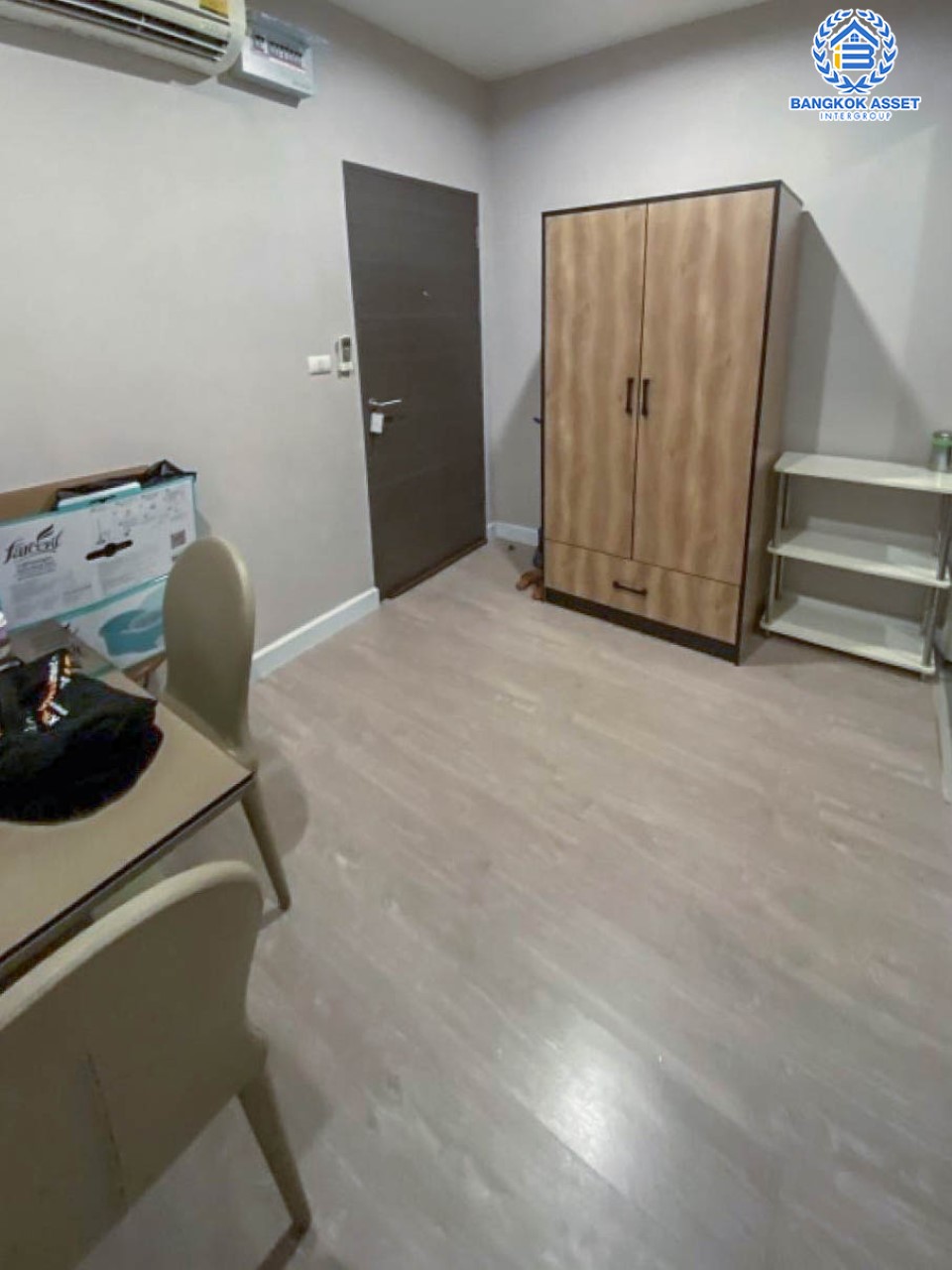 คอนโดมิเนียมมือสองย่านกรุงเทพฯ โครงการ เมโทรสกาย ประชาชื่น ห้องมุม เนื้อที่มากถึง 26.16 ฟังก์ชัน 1 ห้องนอน 1 ห้องน้ำ บนทำเลเยี่ยมสุด เข้าเมืองง่าย ใกล้รถไฟฟ้าสายสีม่วง "สถานีบางซ่อน" ราคาคุ้มสุดในย่าน! จองเลย!